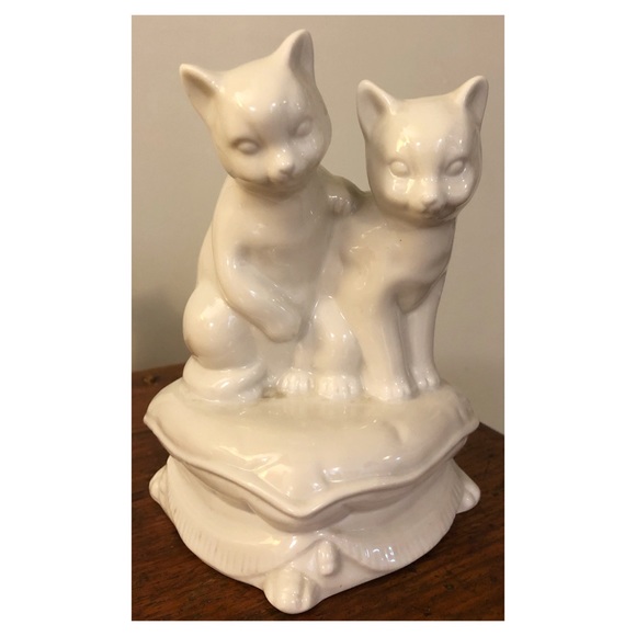 Vintage Ceramic Cats Sitting On Pillow Figurine